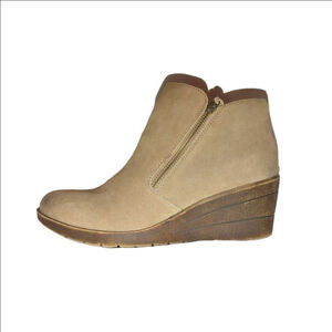 Sofft Courtnee Suede Wedge Boots Size 9.5M